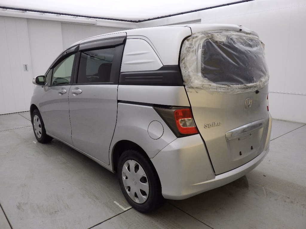 HONDA FREED SPIKE