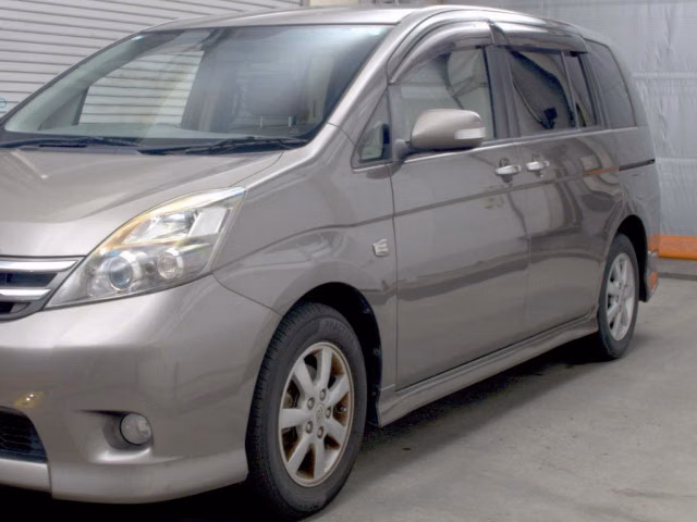 TOYOTA ISIS