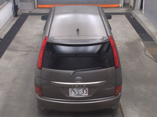 TOYOTA ISIS