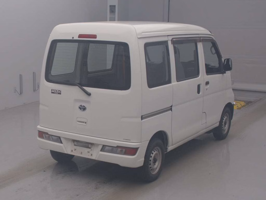 TOYOTA PIXIS VAN