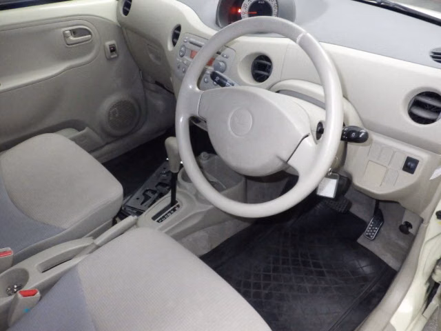 DAIHATSU ESSE