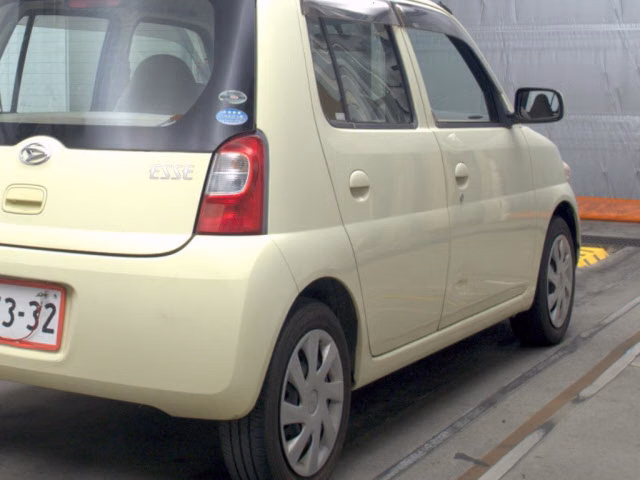 DAIHATSU ESSE