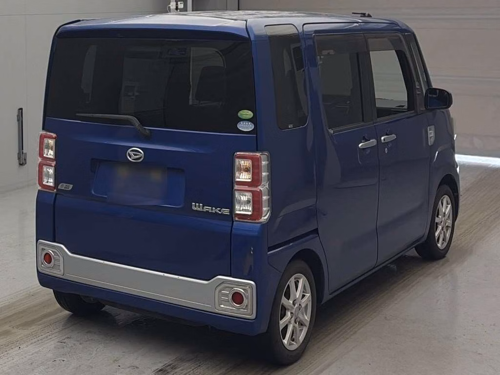 DAIHATSU WAKE