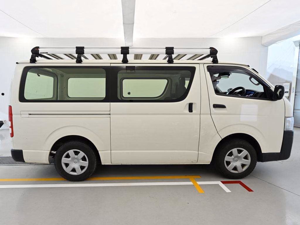 TOYOTA REGIUS ACE
