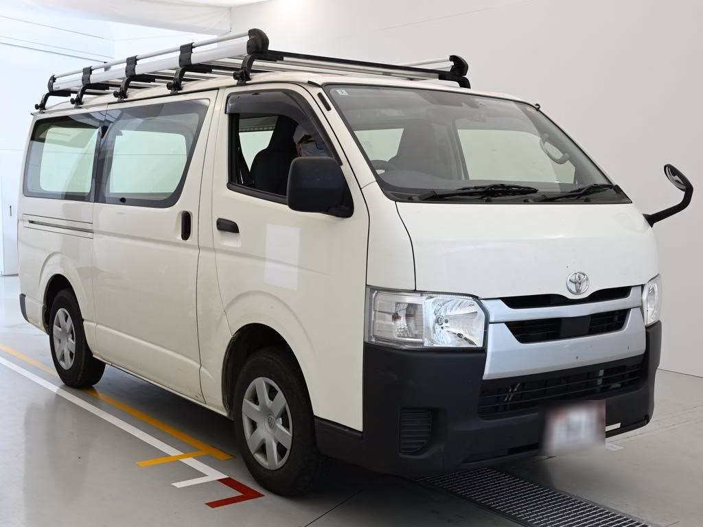 TOYOTA REGIUS ACE