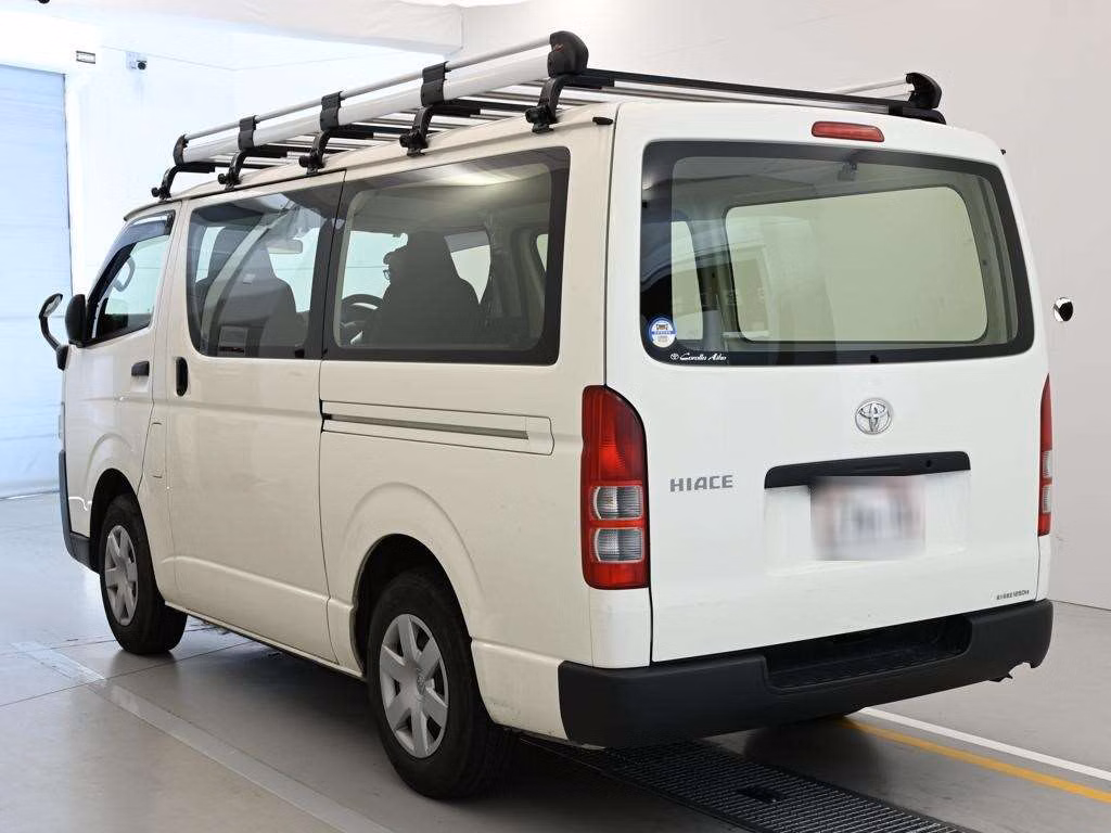 TOYOTA REGIUS ACE