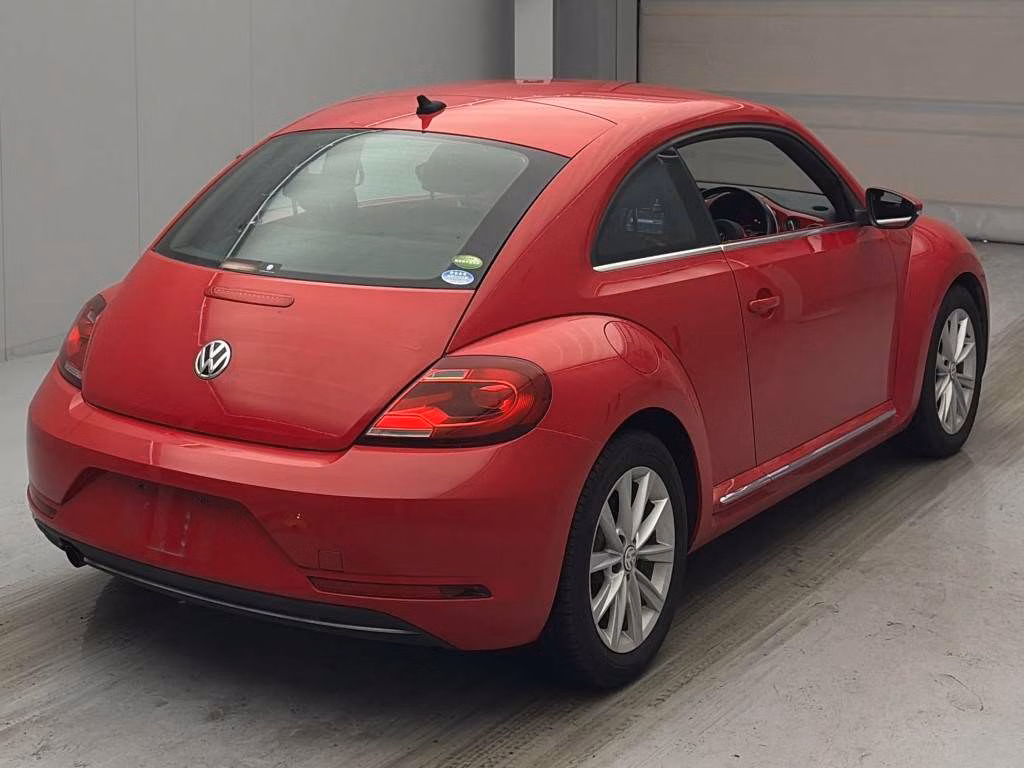 VOLKSWAGEN BEETLE