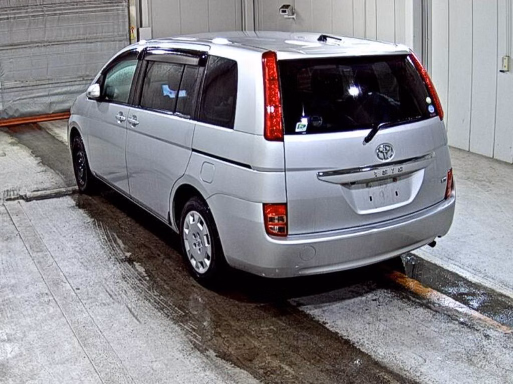 TOYOTA ISIS