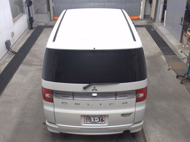 MITSUBISHI DELICA D:5