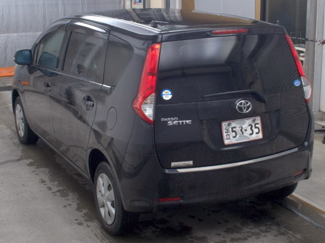 TOYOTA PASSO SETTE
