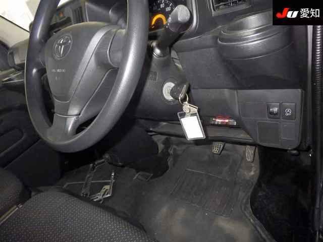 TOYOTA PIXIS VAN