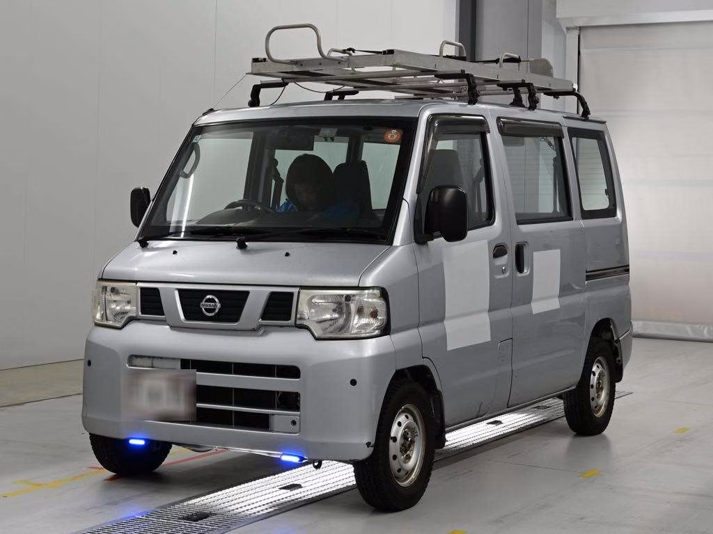 NISSAN NV100 CLIPPER