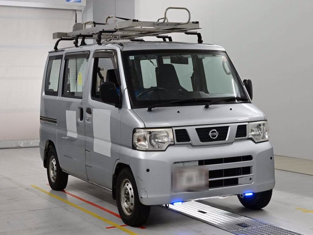 NISSAN NV100 CLIPPER