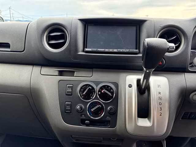 NISSAN NV350 CARAVAN
