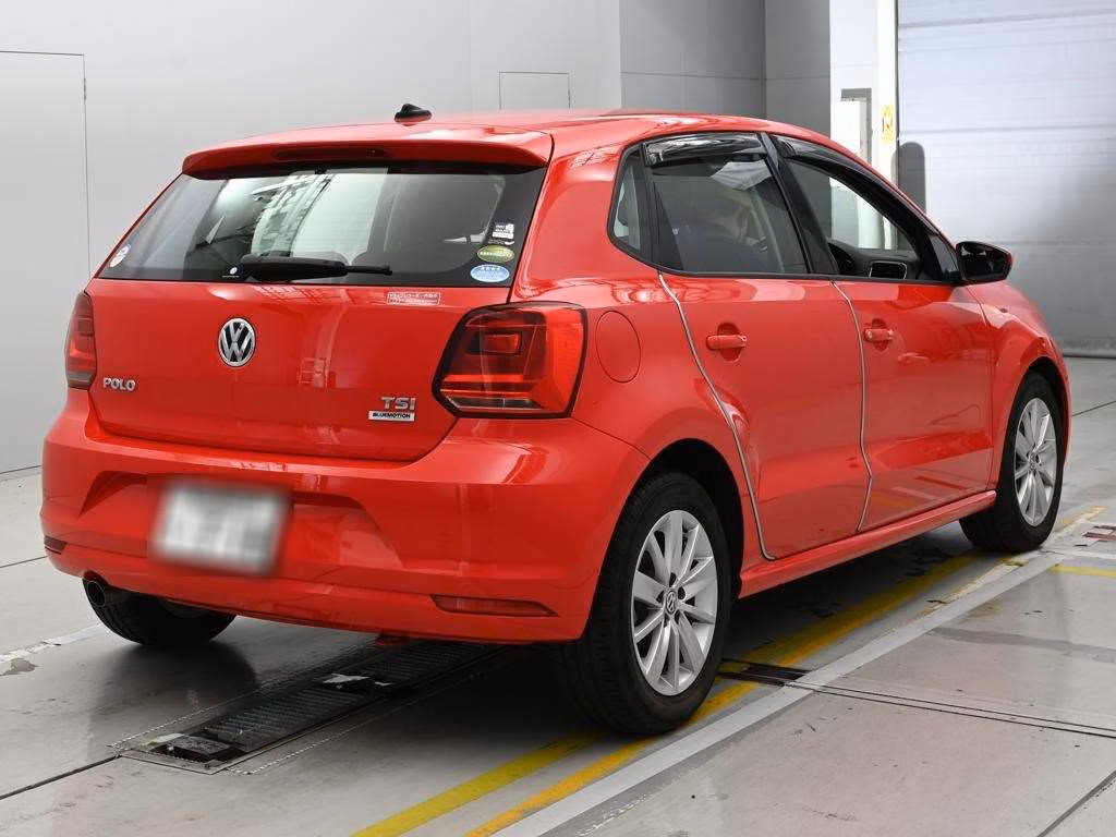 VOLKSWAGEN POLO
