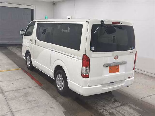 TOYOTA REGIUS ACE