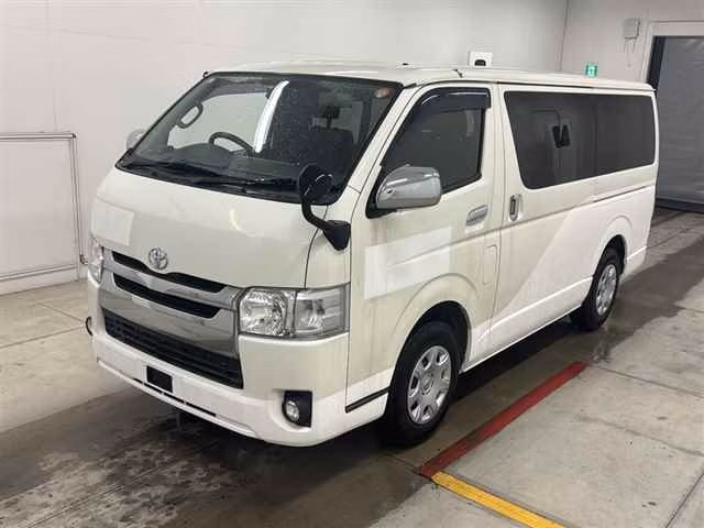 TOYOTA REGIUS ACE
