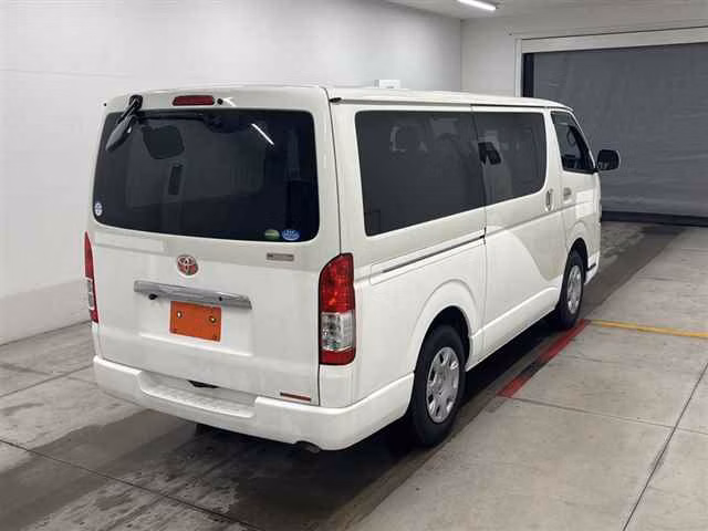 TOYOTA REGIUS ACE