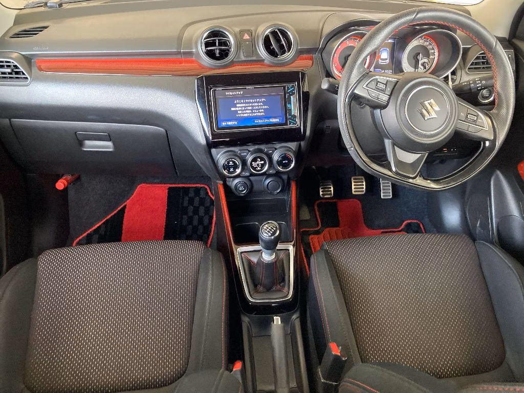 SUZUKI SWIFT