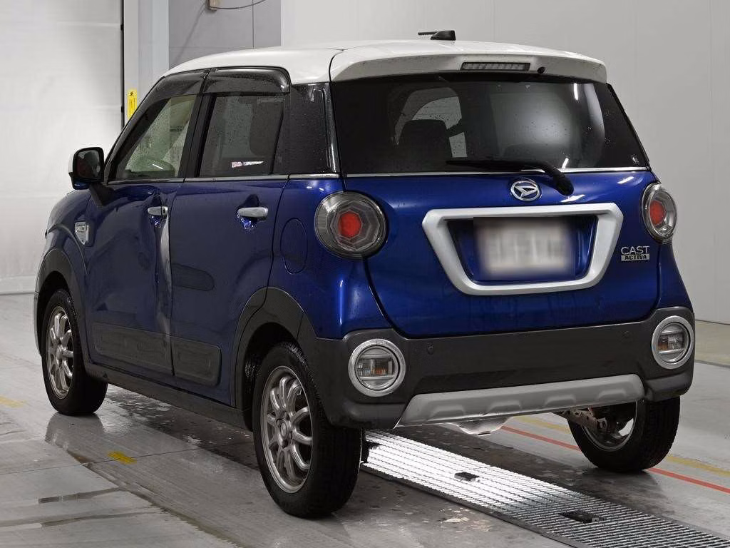 DAIHATSU CAST