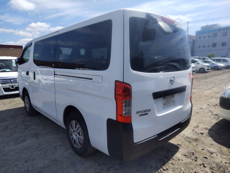 NISSAN NV350 CARAVAN