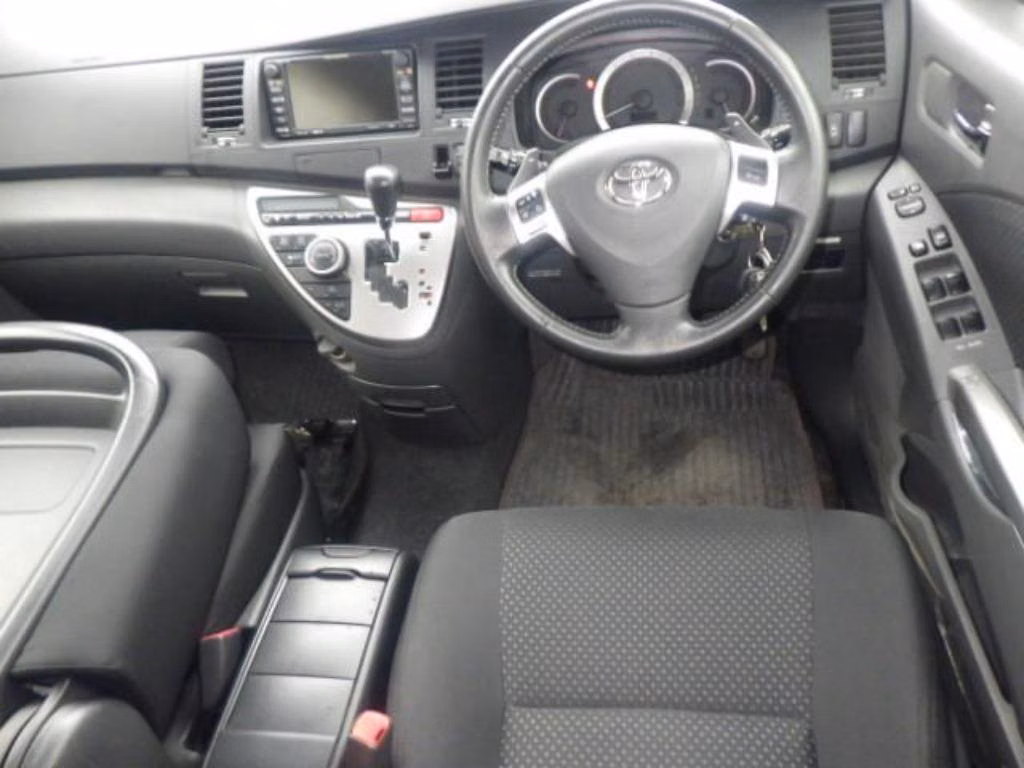 TOYOTA ISIS