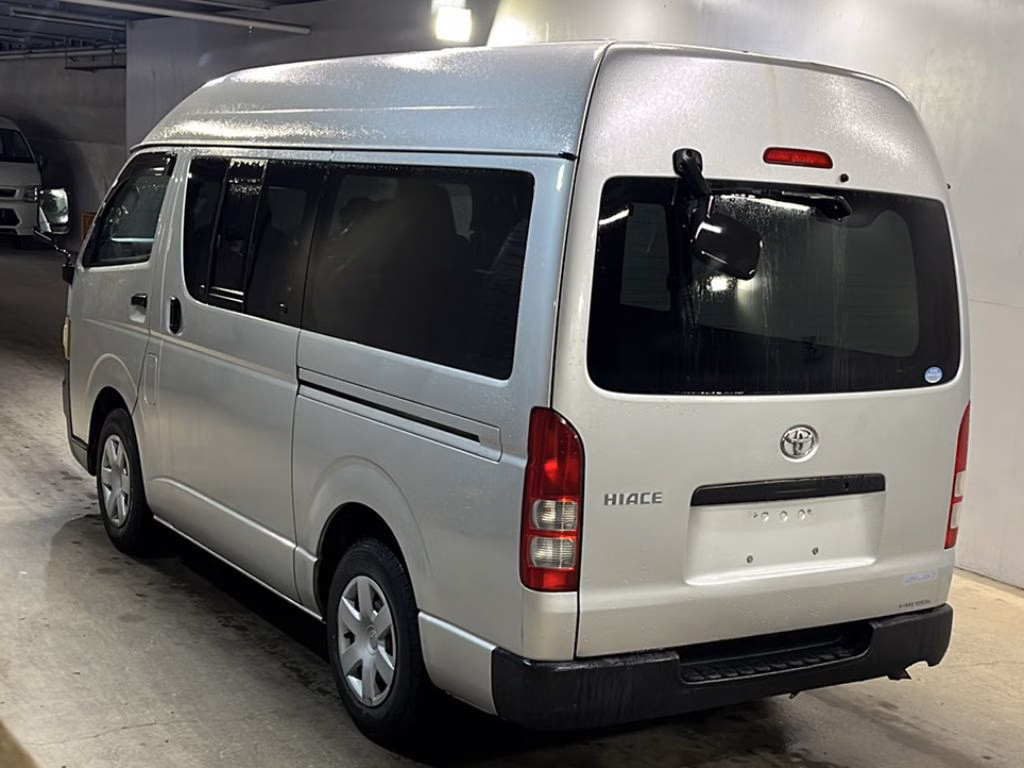 TOYOTA REGIUS ACE