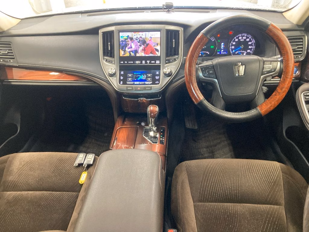 TOYOTA CROWN