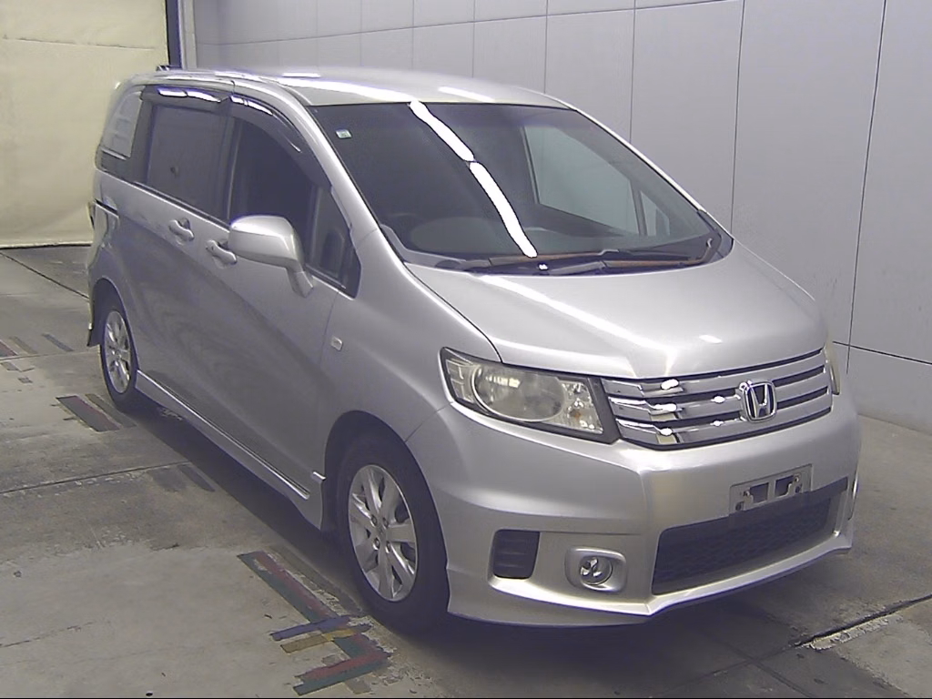 HONDA FREED SPIKE