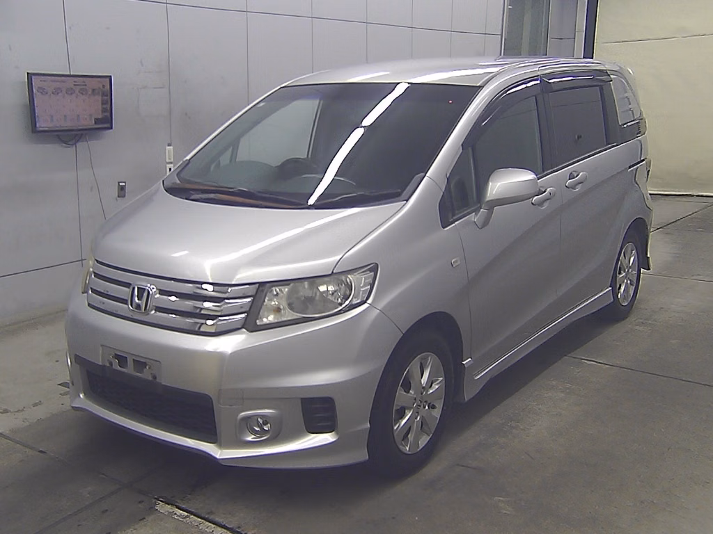 HONDA FREED SPIKE