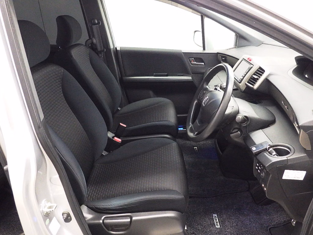 HONDA FREED SPIKE