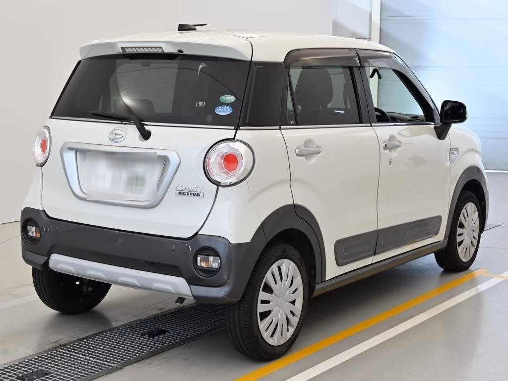 DAIHATSU CAST
