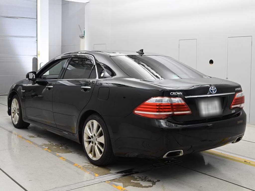 TOYOTA CROWN