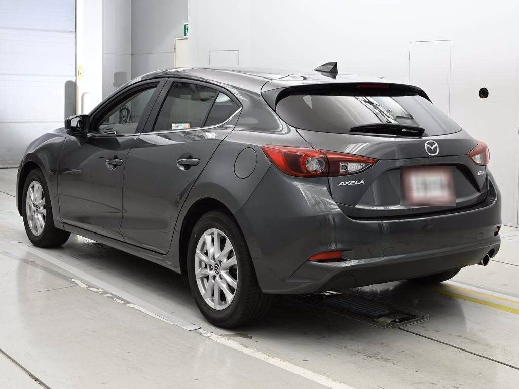MAZDA AXELA