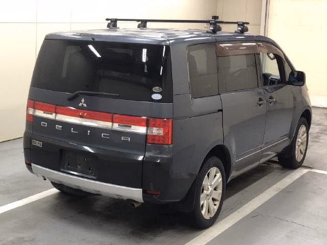 MITSUBISHI DELICA D:5