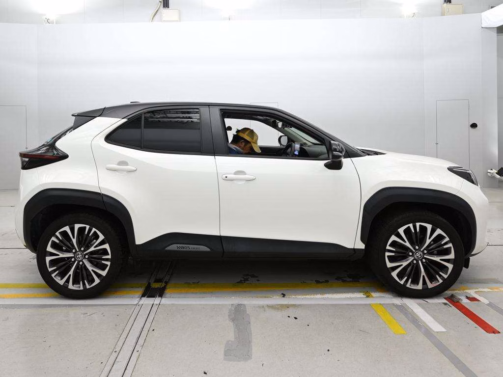 TOYOTA YARIS CROSS
