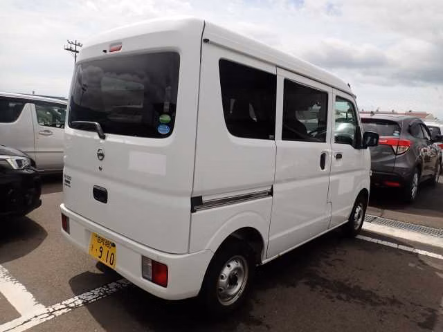 NISSAN NV100 CLIPPER