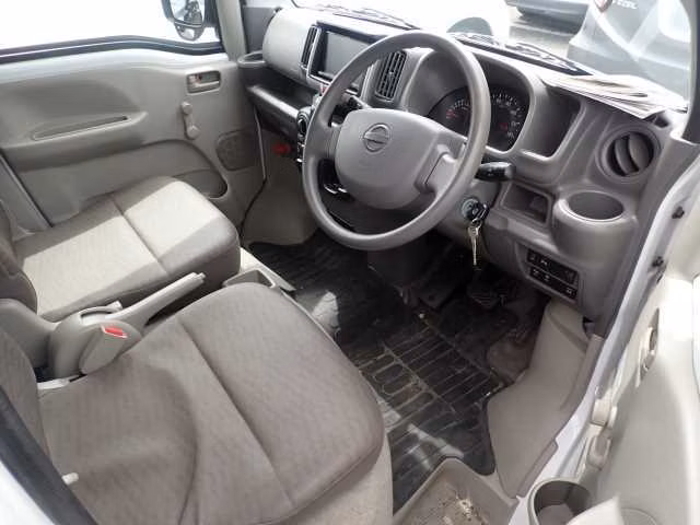 NISSAN NV100 CLIPPER