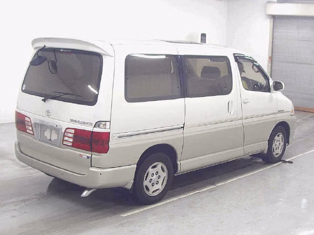 TOYOTA GRAND HIACE