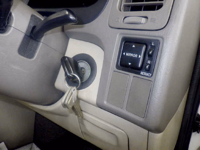 TOYOTA GRAND HIACE