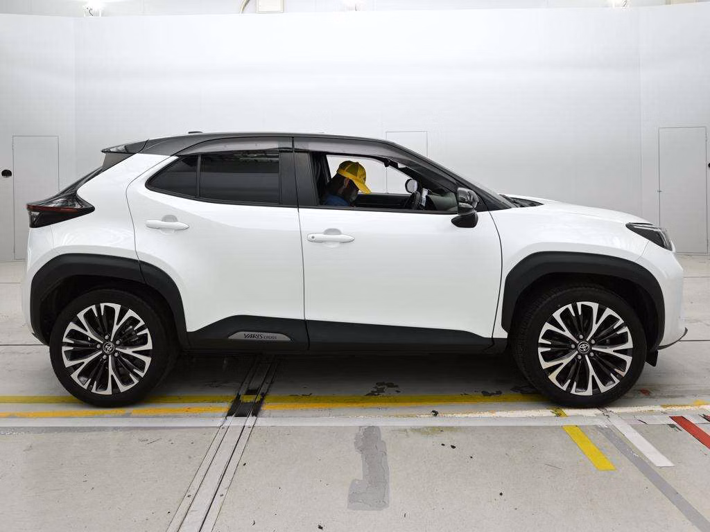 TOYOTA YARIS CROSS