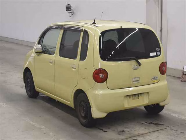 DAIHATSU MOVE LATTE