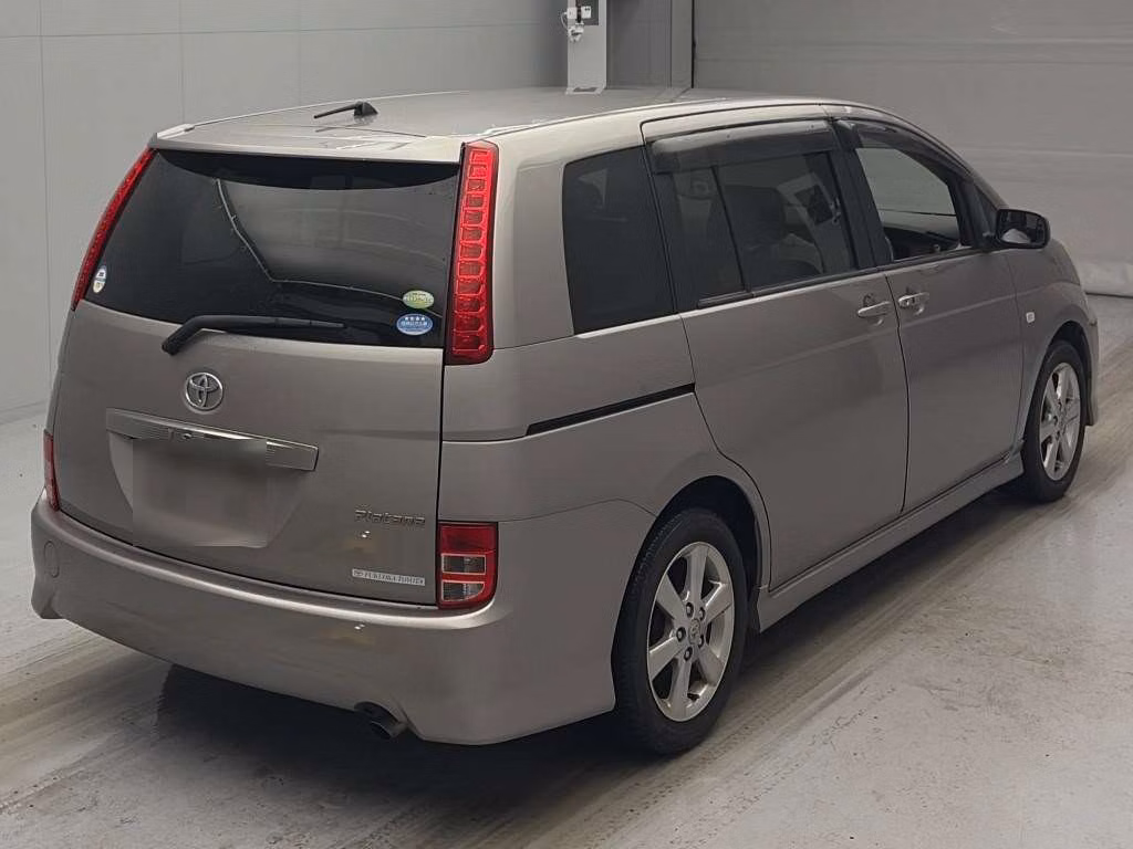 TOYOTA ISIS
