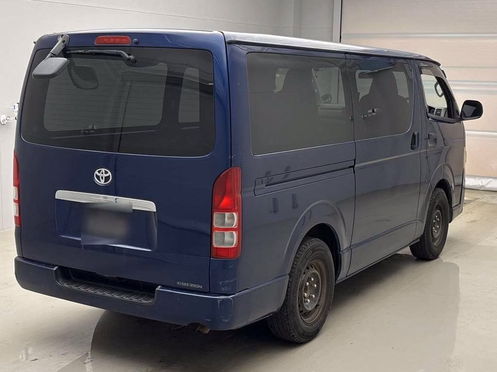 TOYOTA REGIUS ACE