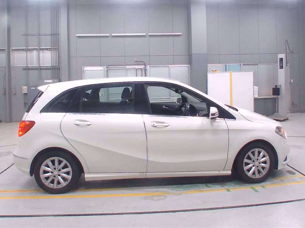 MERCEDES-BENZ B-CLASS