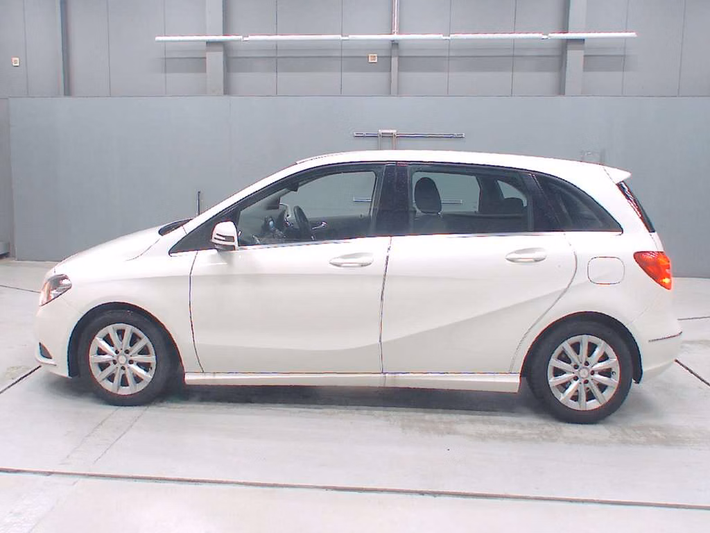 MERCEDES-BENZ B-CLASS
