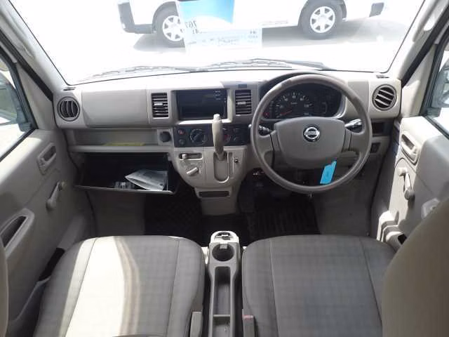 NISSAN NV100 CLIPPER