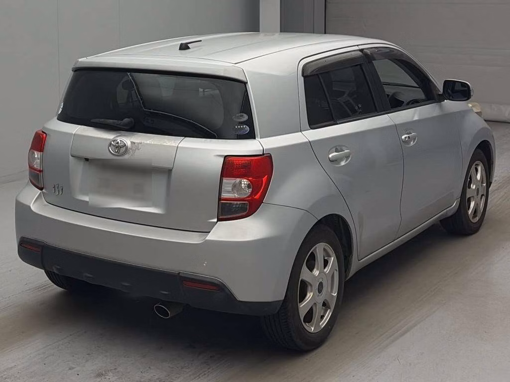 TOYOTA IST