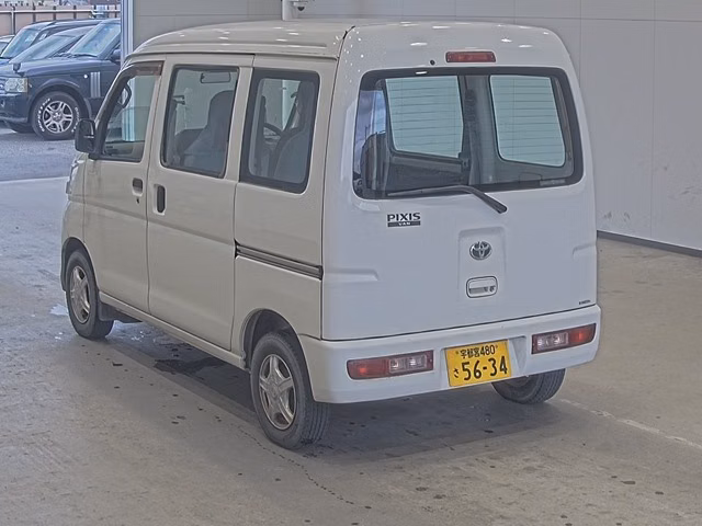 TOYOTA PIXIS VAN