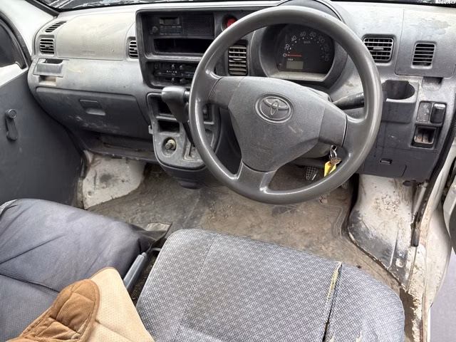 TOYOTA PIXIS VAN